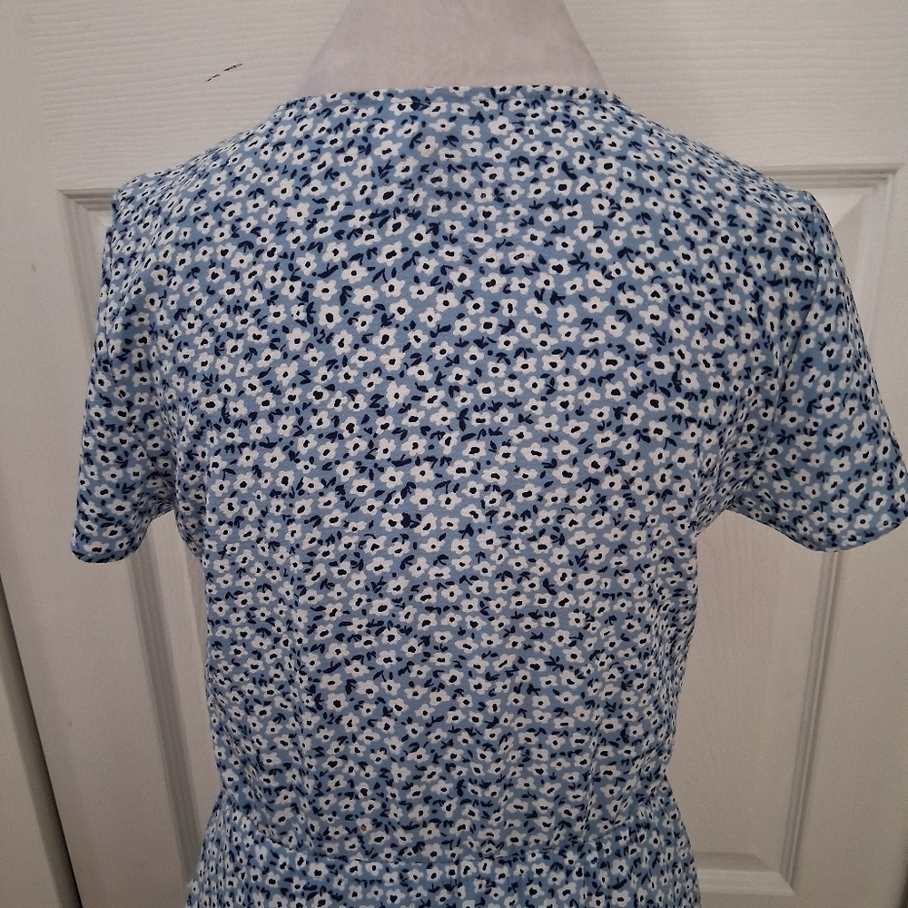 H&M Divided Blue & White Floral Wrap Dress Size 10 - Picture 5 of 12